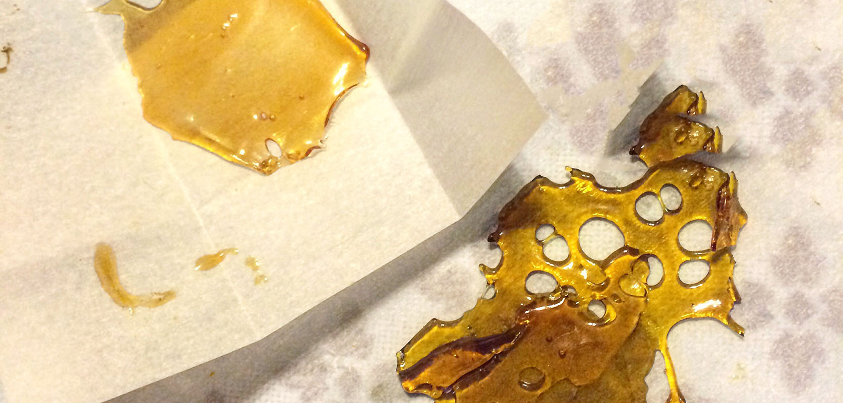 High quality cannabis concentrate shatter from the best online weed dispensary in Canada. dark shatter vs light shatter. buy my bud cannabis online canada. 