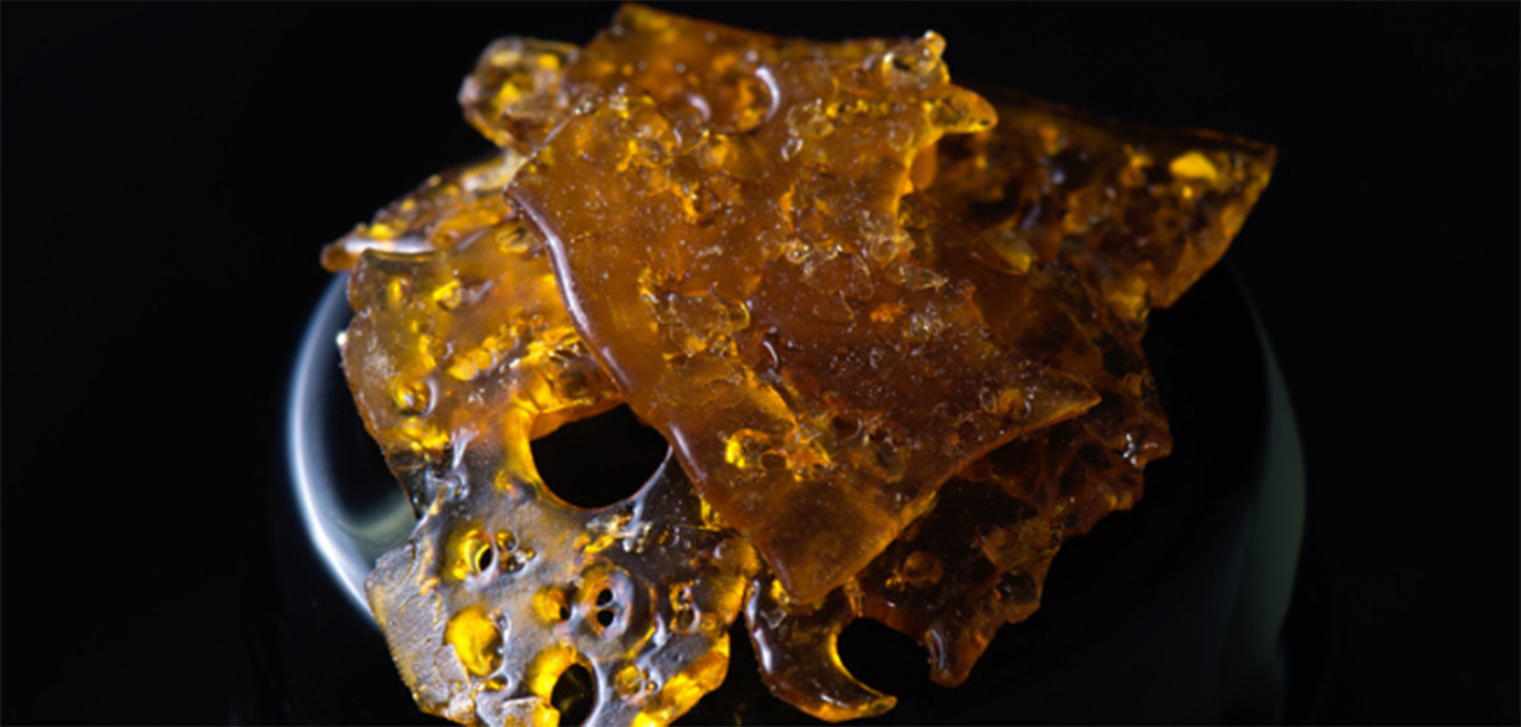 shatter THC concentrate and dark shatter for dabs at Low Price Bud weed dispensary for mail order marijuana and weed online Canada.