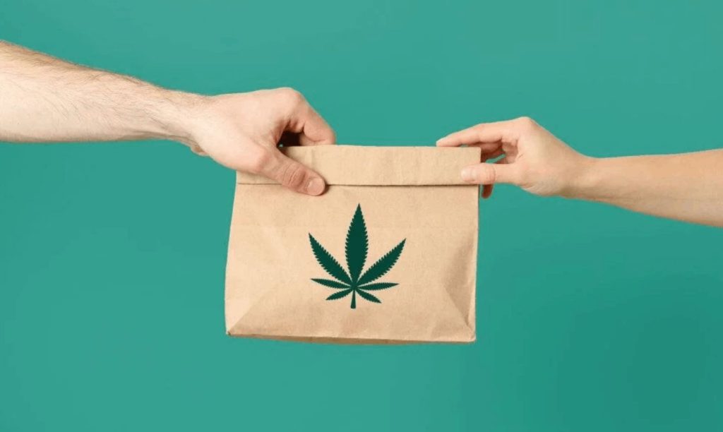 Weed is legal in Canada, all adults can easily buy weed online from an online dispensary. What’s more, you can have it delivered to your doorstep. 