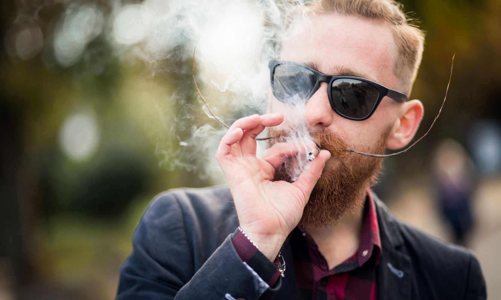 This expert guide will focus on the good and bad sides of smoking weed and help you understand how to enjoy the benefits of your favourite buds while avoiding side effects.