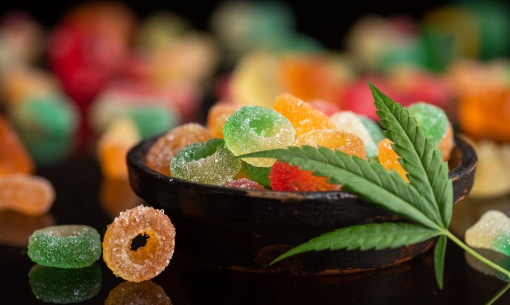 Why should you buy edibles online in Canada instead of going to a local store? What are the benefits of buying weed online? All the info you need is here!